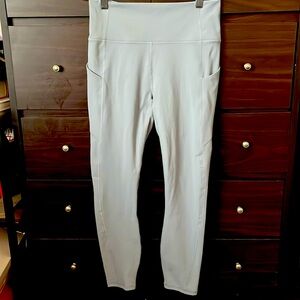 Fabletics Oasis High-Waisted 7/8 Leggings